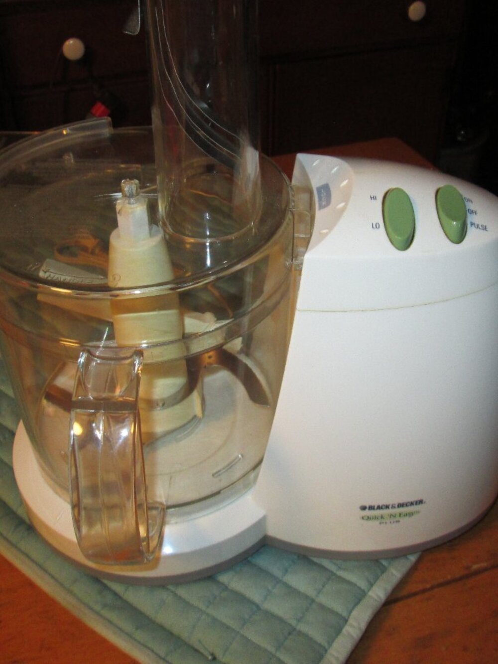 BLACK AND DECKER WHITE FP1400 QUICK AND EASY FOOD PROCESSOR